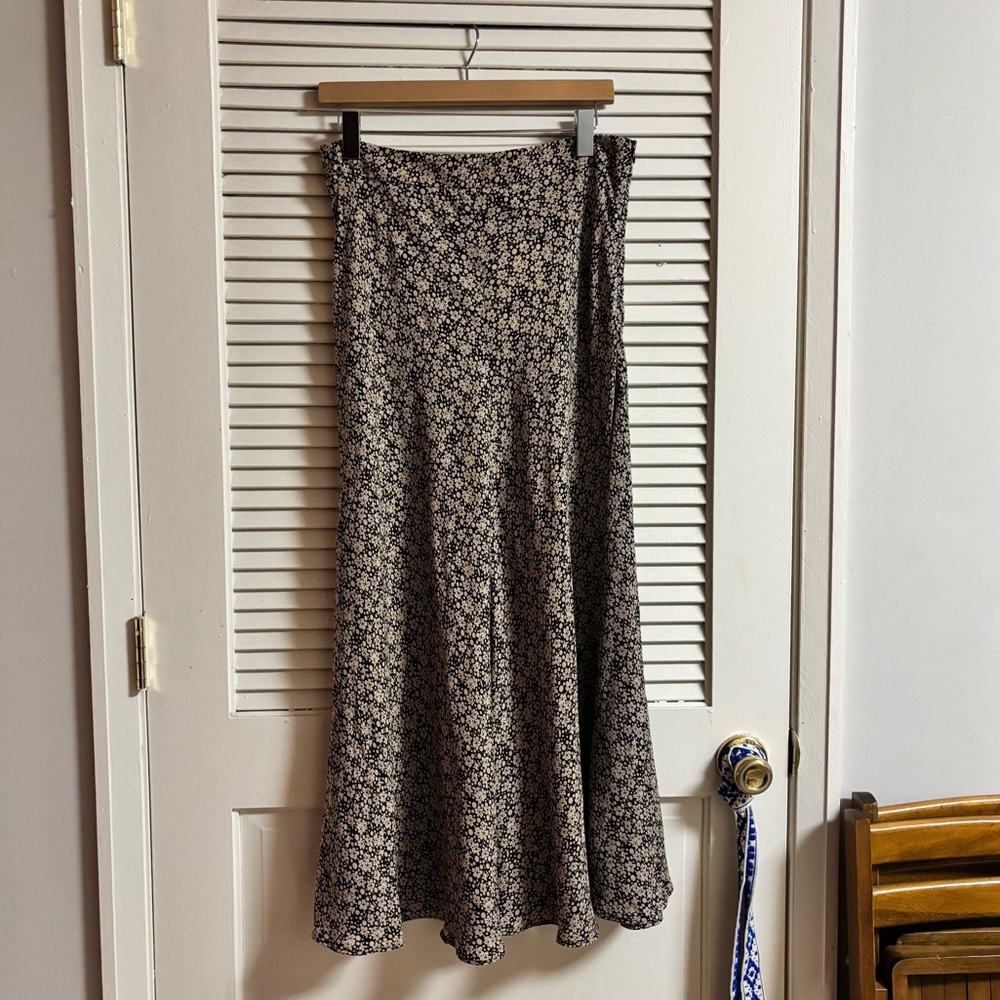 Zara Floral Midi Skirt size L - Picture 2 of 9